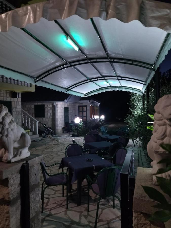 Apartment Ksenija Kotor Exteriér fotografie